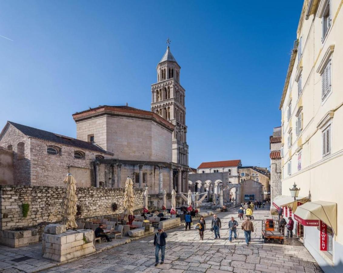 A2 - In The Very Heart Of * Split